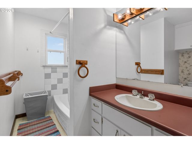 4525 FOX HOLLOW Rd, Eugene, OR 97405