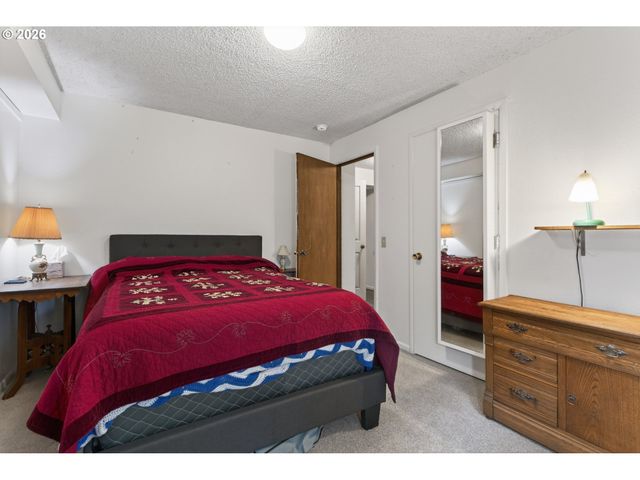 4525 FOX HOLLOW Rd, Eugene, OR 97405