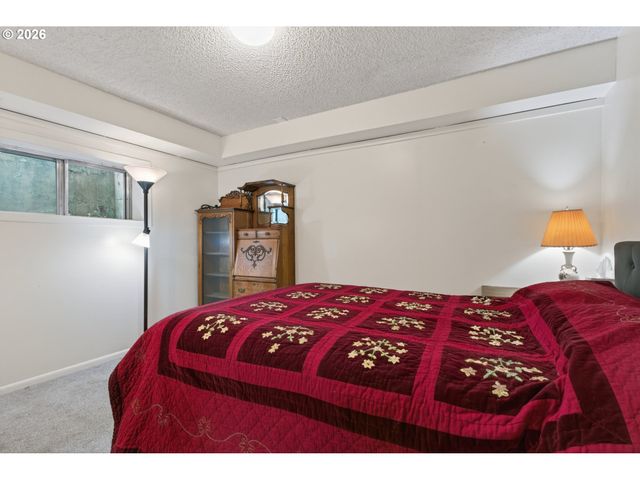 4525 FOX HOLLOW Rd, Eugene, OR 97405