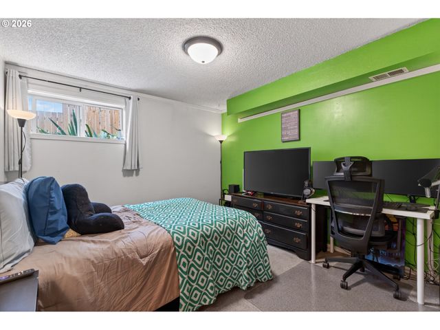 4525 FOX HOLLOW Rd, Eugene, OR 97405