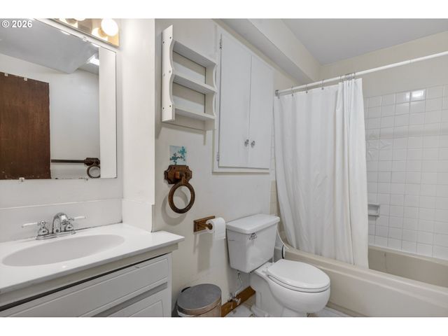 4525 FOX HOLLOW Rd, Eugene, OR 97405