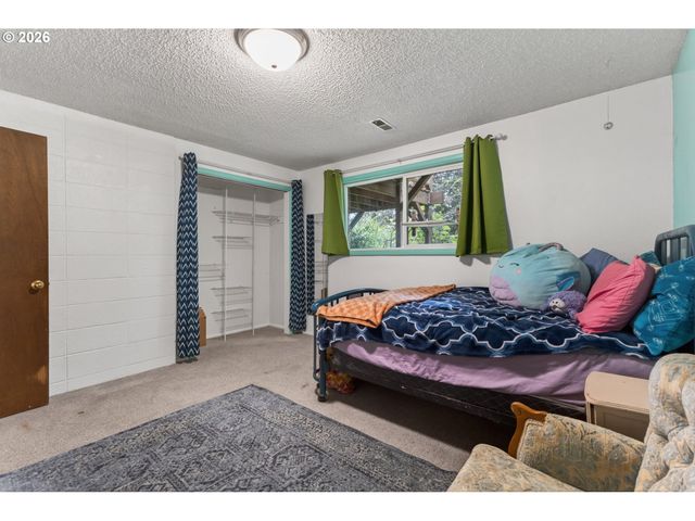 4525 FOX HOLLOW Rd, Eugene, OR 97405