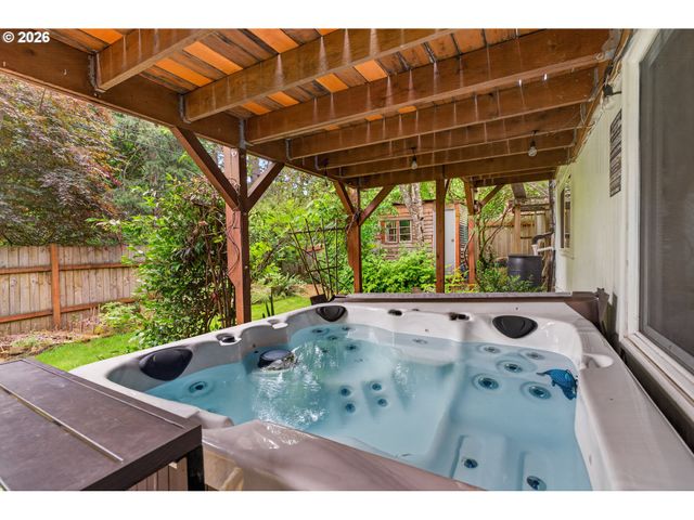 4525 FOX HOLLOW Rd, Eugene, OR 97405