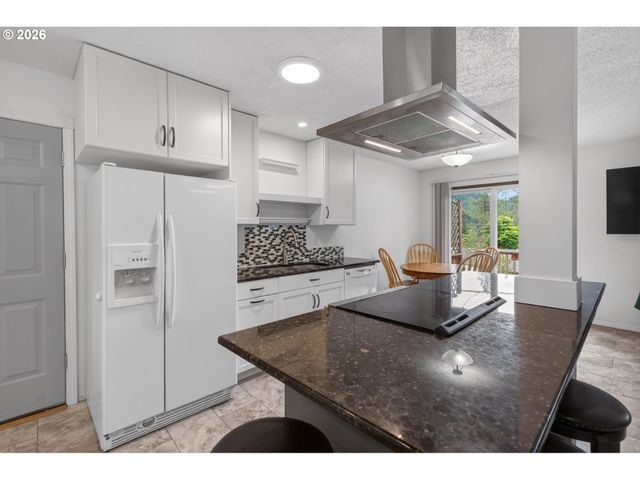 4525 FOX HOLLOW Rd, Eugene, OR 97405