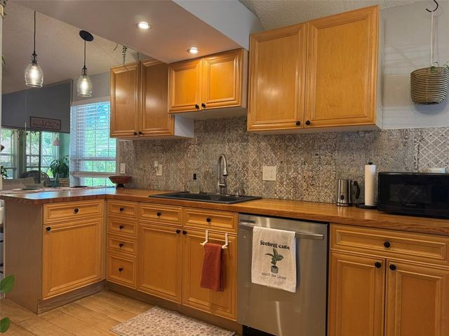 2677 RACHEL CT, Palm Harbor, FL 34684