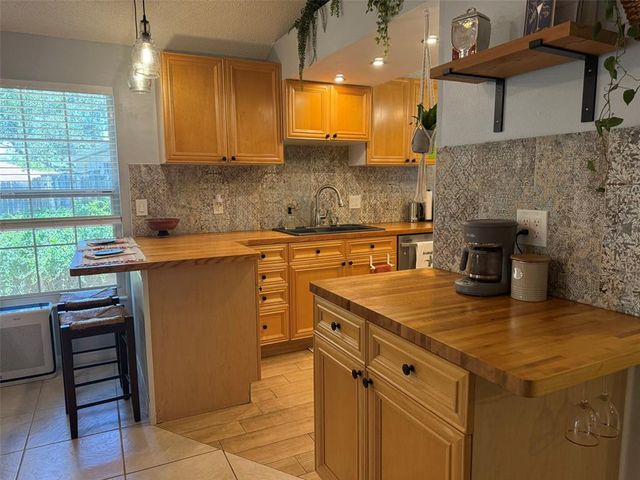 2677 RACHEL CT, Palm Harbor, FL 34684