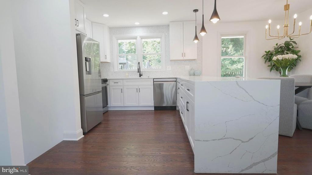 1900 LISMORE LN, Catonsville, MD 21228