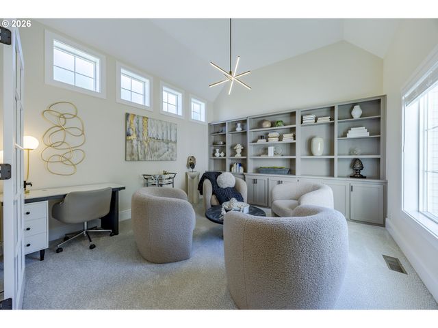 439 COVEY Ln, Eugene, OR 97401
