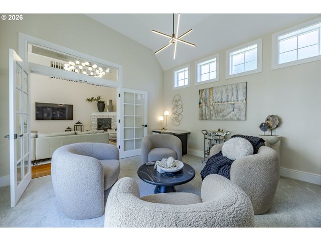 439 COVEY Ln, Eugene, OR 97401