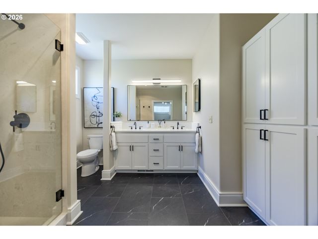 439 COVEY Ln, Eugene, OR 97401