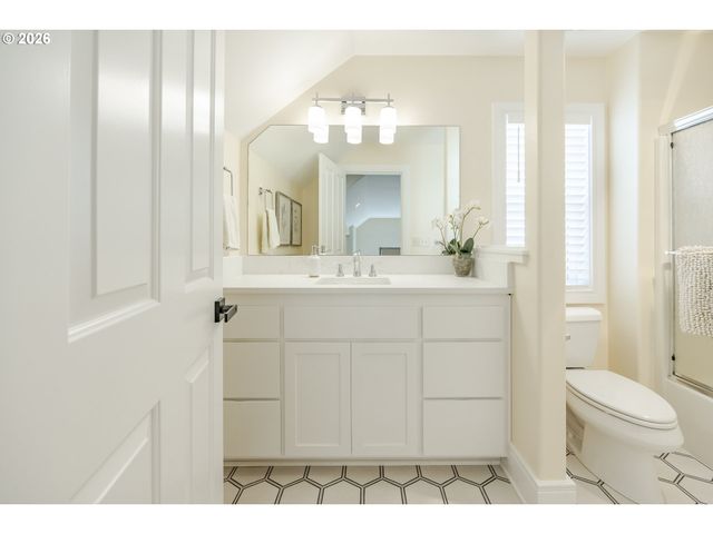 439 COVEY Ln, Eugene, OR 97401