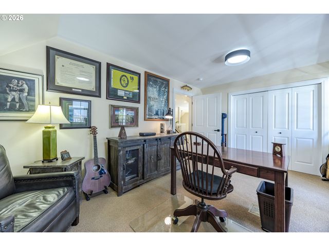 439 COVEY Ln, Eugene, OR 97401