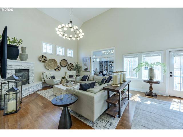 439 COVEY Ln, Eugene, OR 97401
