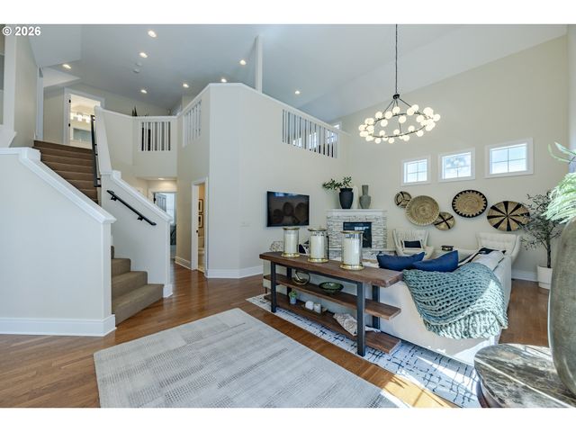439 COVEY Ln, Eugene, OR 97401