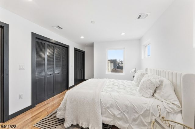 132 Thelma Ter, Linden City, NJ 07036