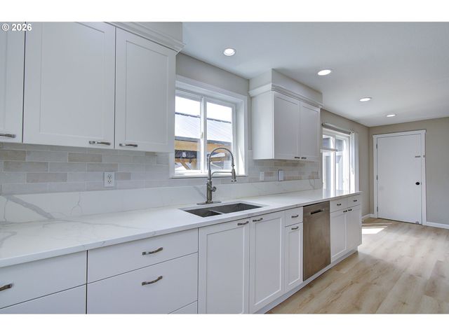 154 GREYSTONE Rd, Kalama, WA 98625