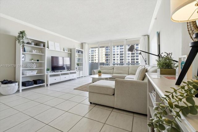 5601 Collins Ave 915, Miami Beach, FL 33140