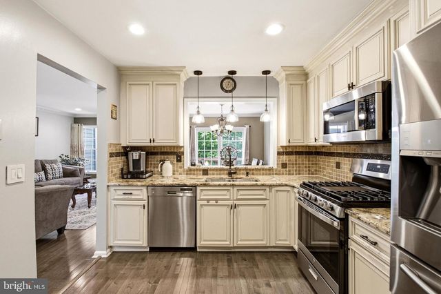 72 CORIANDER DR, Princeton, NJ 08540