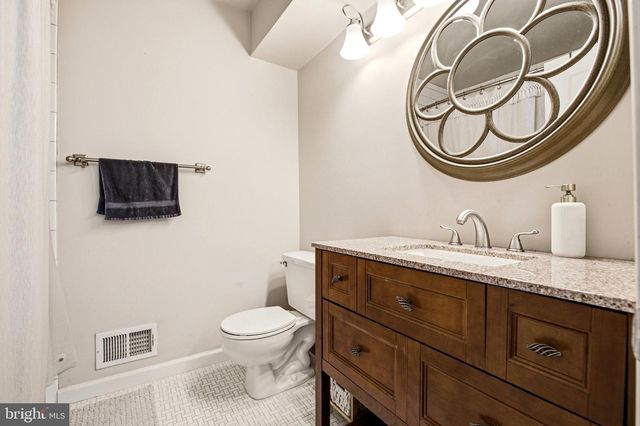 72 CORIANDER DR, Princeton, NJ 08540