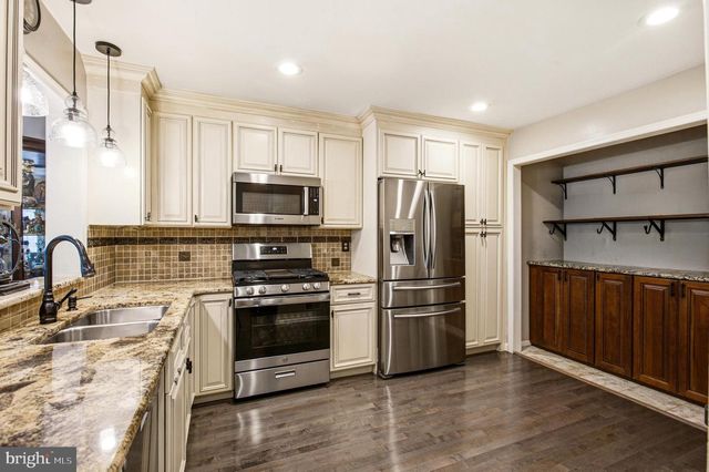 72 CORIANDER DR, Princeton, NJ 08540