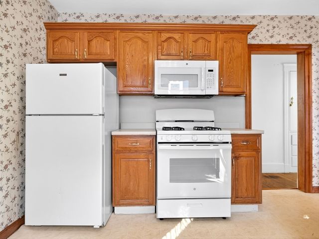 104 Greaton Rd, Boston, MA 02132