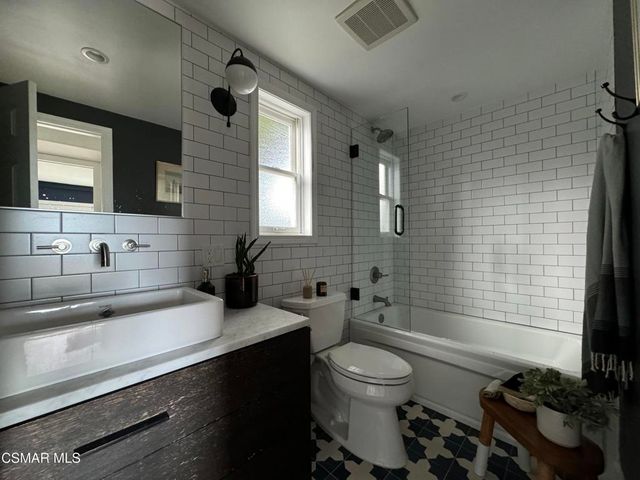 5235 Medina Road, Woodland Hills, CA 91364