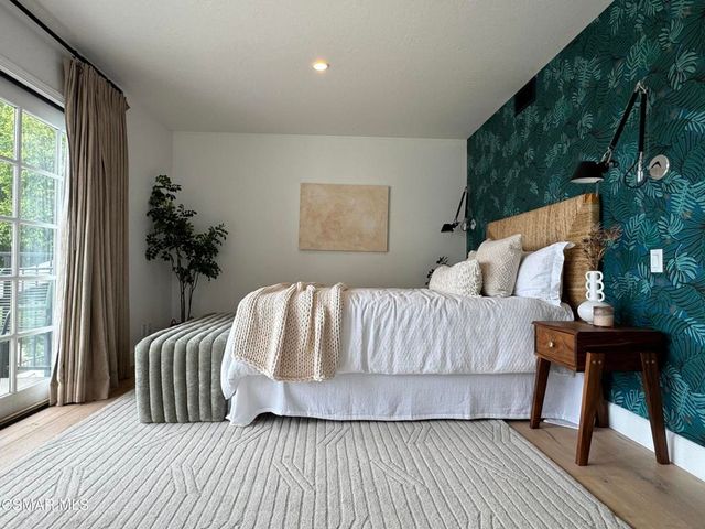 5235 Medina Road, Woodland Hills, CA 91364