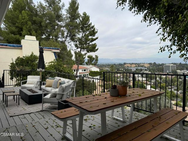 5235 Medina Road, Woodland Hills, CA 91364