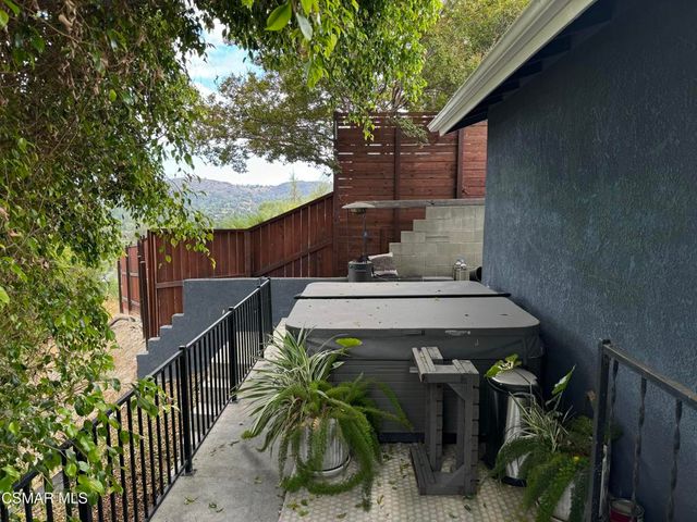 5235 Medina Road, Woodland Hills, CA 91364