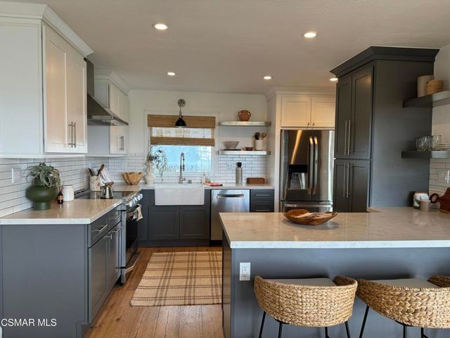 5235 Medina Road, Woodland Hills, CA 91364