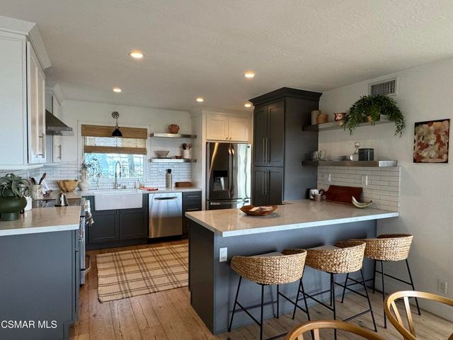 5235 Medina Road, Woodland Hills, CA 91364