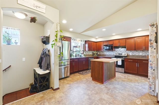 310 Jeff Street, Mount Vernon, WA 98274