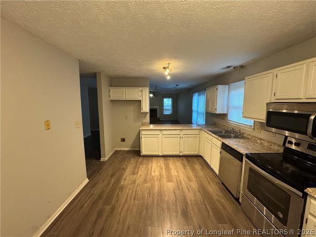 6721 Pacific Avenue, Fayetteville, NC 28314