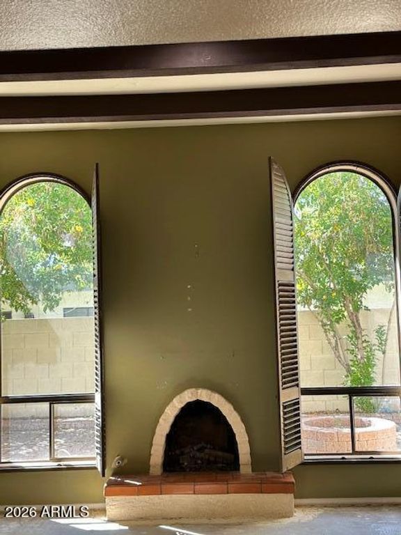 203 E ECHO Lane, Phoenix, AZ 85020