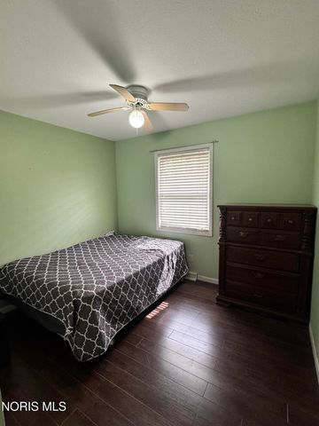 42 N Melody Lane, Waterville, OH 43566