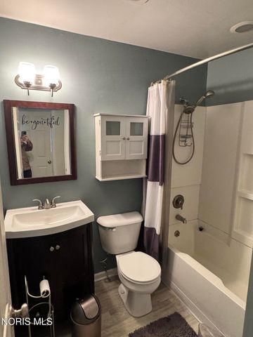 42 N Melody Lane, Waterville, OH 43566