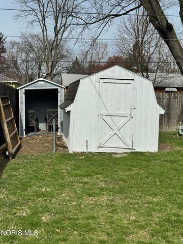 42 N Melody Lane, Waterville, OH 43566