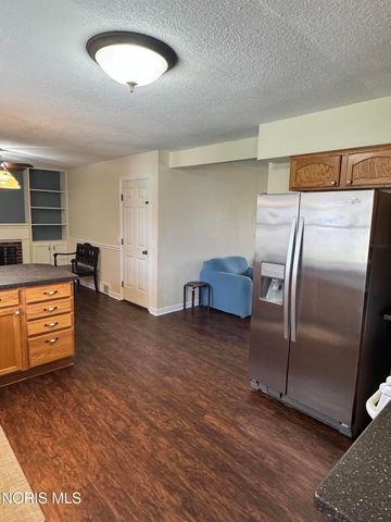 42 N Melody Lane, Waterville, OH 43566