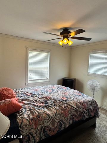 42 N Melody Lane, Waterville, OH 43566