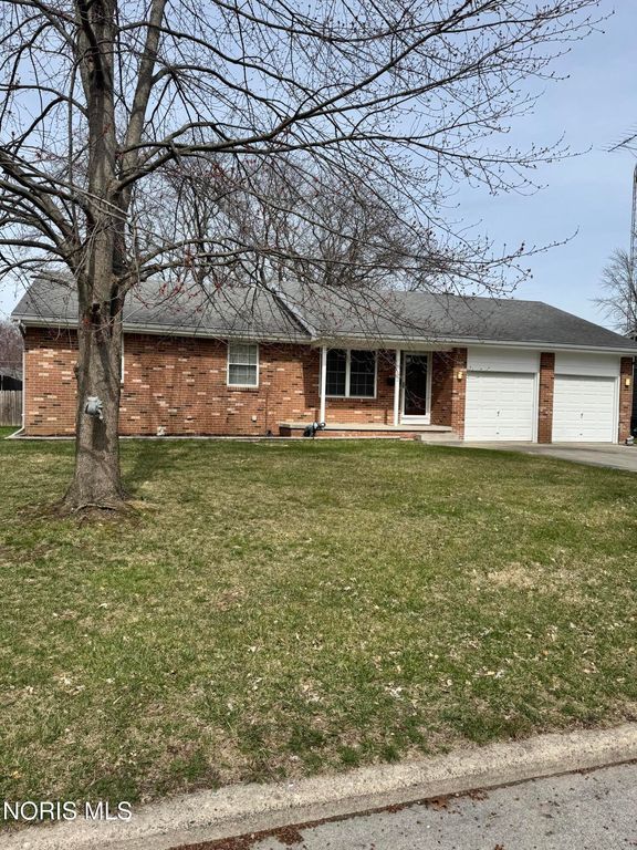 42 N Melody Lane, Waterville, OH 43566