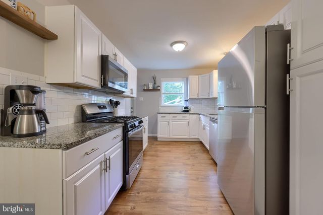 218 SCHOOL HOUSE RD, Lancaster, PA 17603