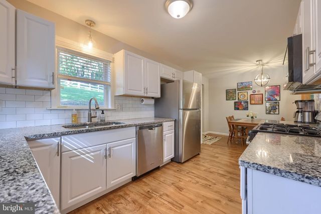 218 SCHOOL HOUSE RD, Lancaster, PA 17603