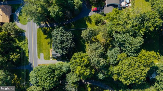 218 SCHOOL HOUSE RD, Lancaster, PA 17603