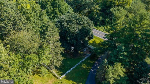 218 SCHOOL HOUSE RD, Lancaster, PA 17603