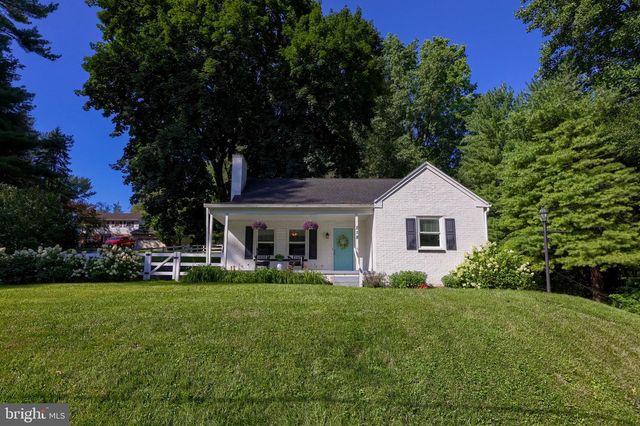 218 SCHOOL HOUSE RD, Lancaster, PA 17603