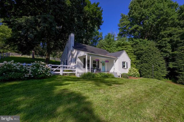 218 SCHOOL HOUSE RD, Lancaster, PA 17603