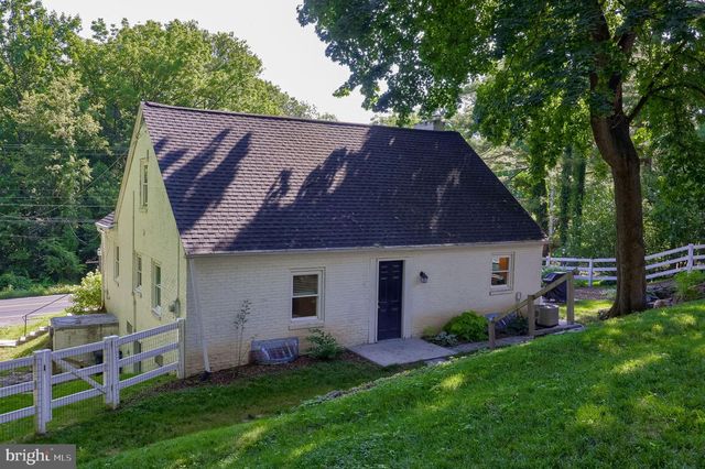 218 SCHOOL HOUSE RD, Lancaster, PA 17603