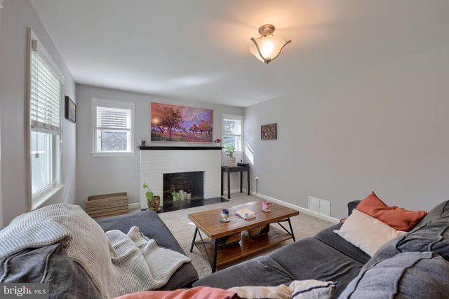 218 SCHOOL HOUSE RD, Lancaster, PA 17603