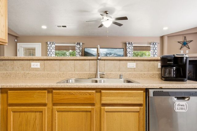 22 Margarita Circle, Los Lunas, NM 87031