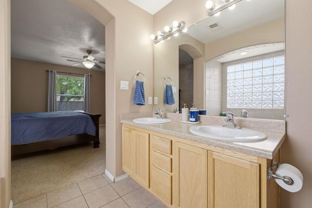 22 Margarita Circle, Los Lunas, NM 87031